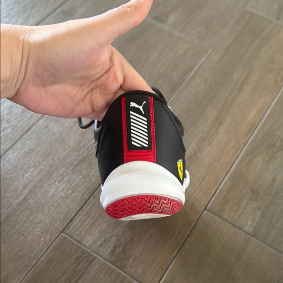 Puma x Ferrari Sneakers - Picture 3 of 6